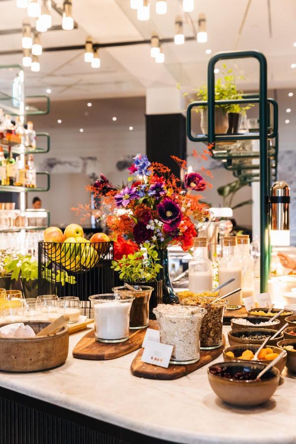 Hotel Sapphire House Antwerp, Autograph Collection Esterno foto A buffet at a restaurant
