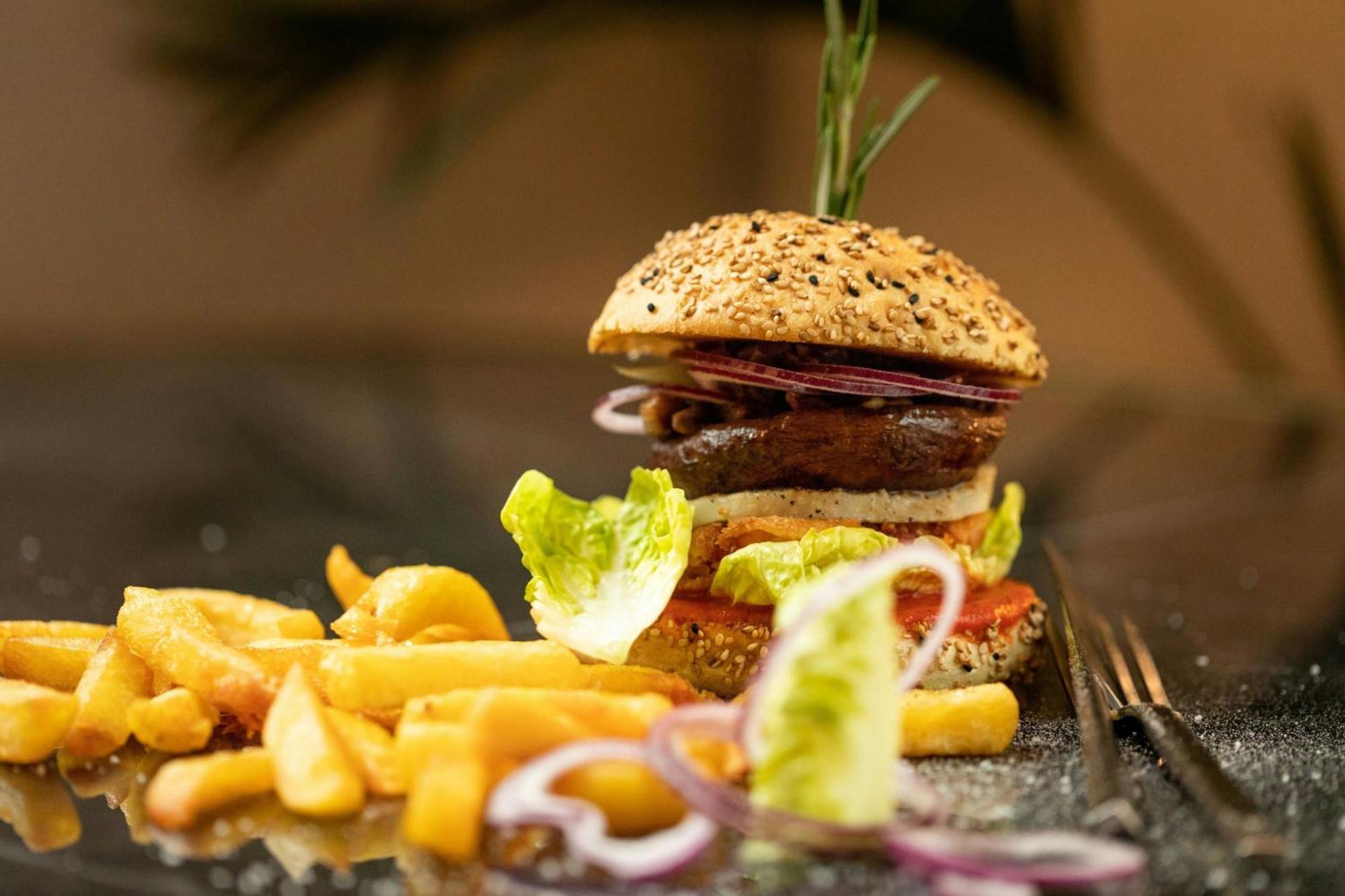 Hotel Sapphire House Antwerp, Autograph Collection Esterno foto A vegetarian burger