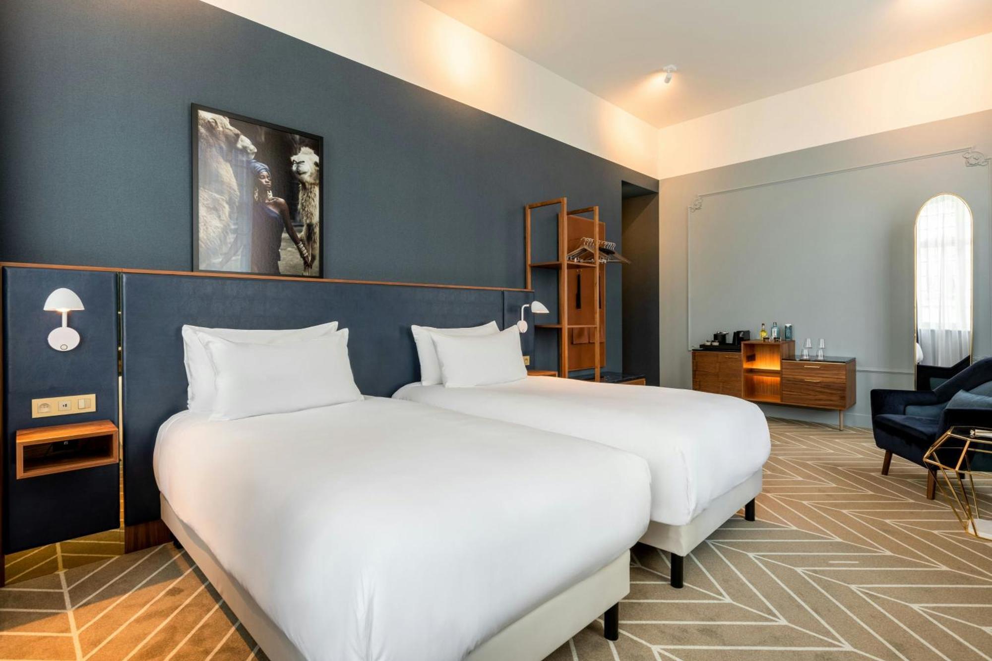 Hotel Sapphire House Antwerp, Autograph Collection Esterno foto A room at the hotel