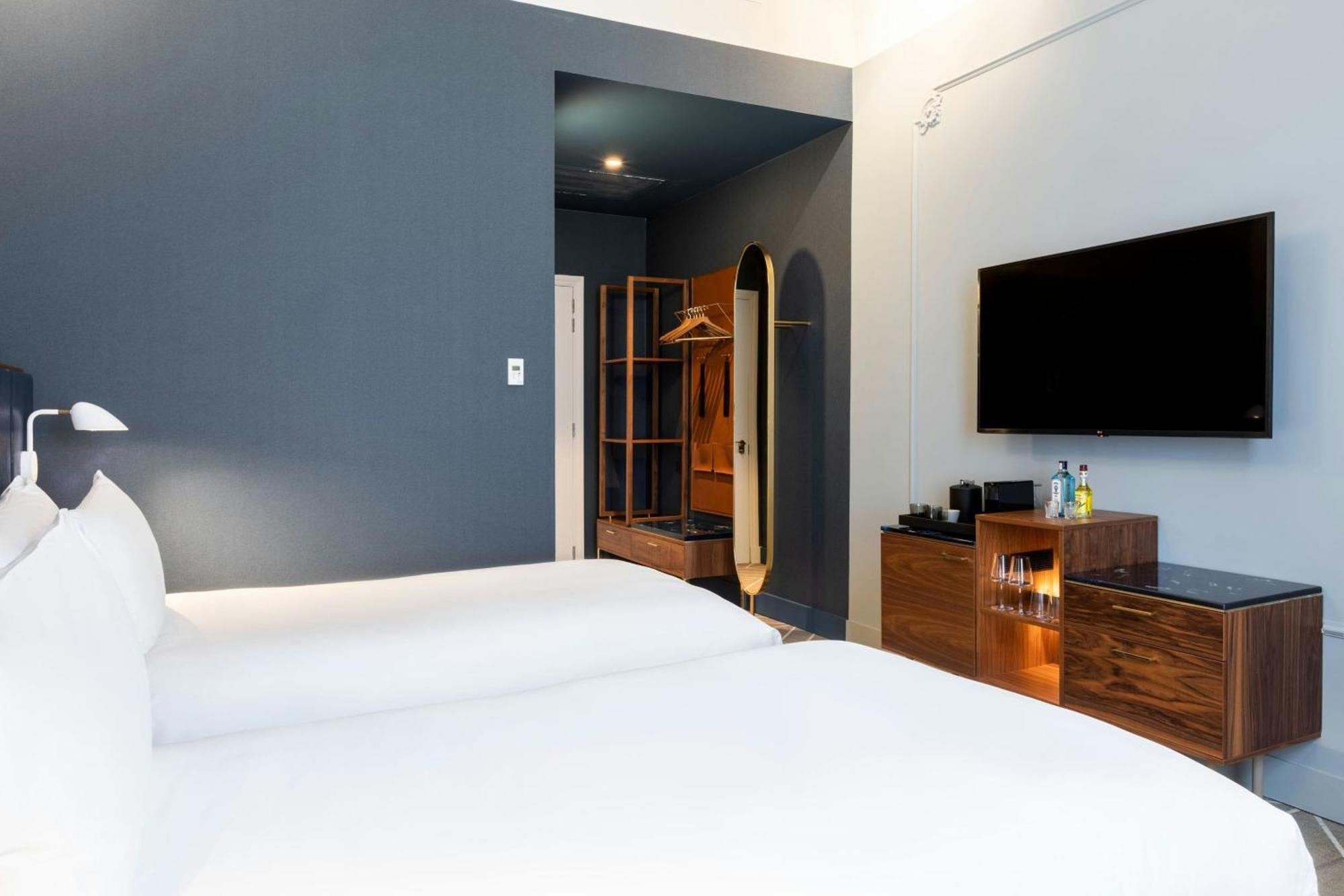 Hotel Sapphire House Antwerp, Autograph Collection Esterno foto A room at the hotel