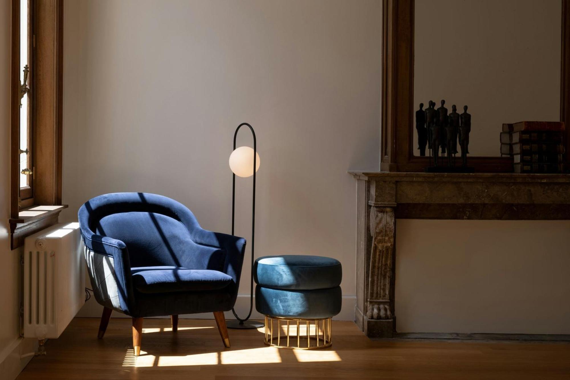 Hotel Sapphire House Antwerp, Autograph Collection Esterno foto Floor lamp